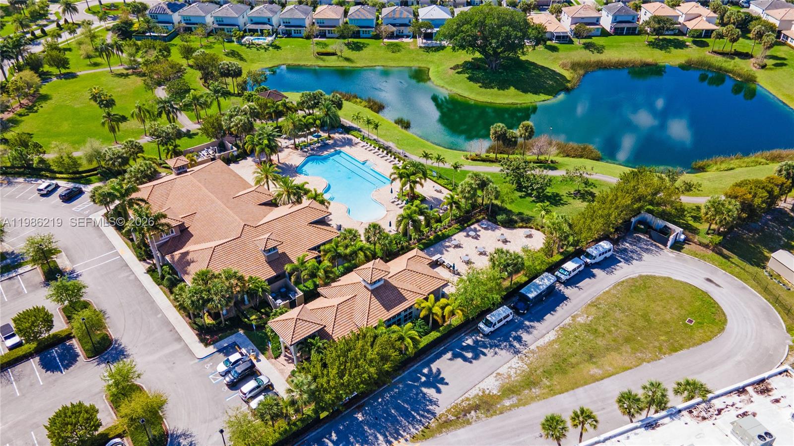 408 2 / 2 992 sq. ft. $ 2026-03-19 0 foto