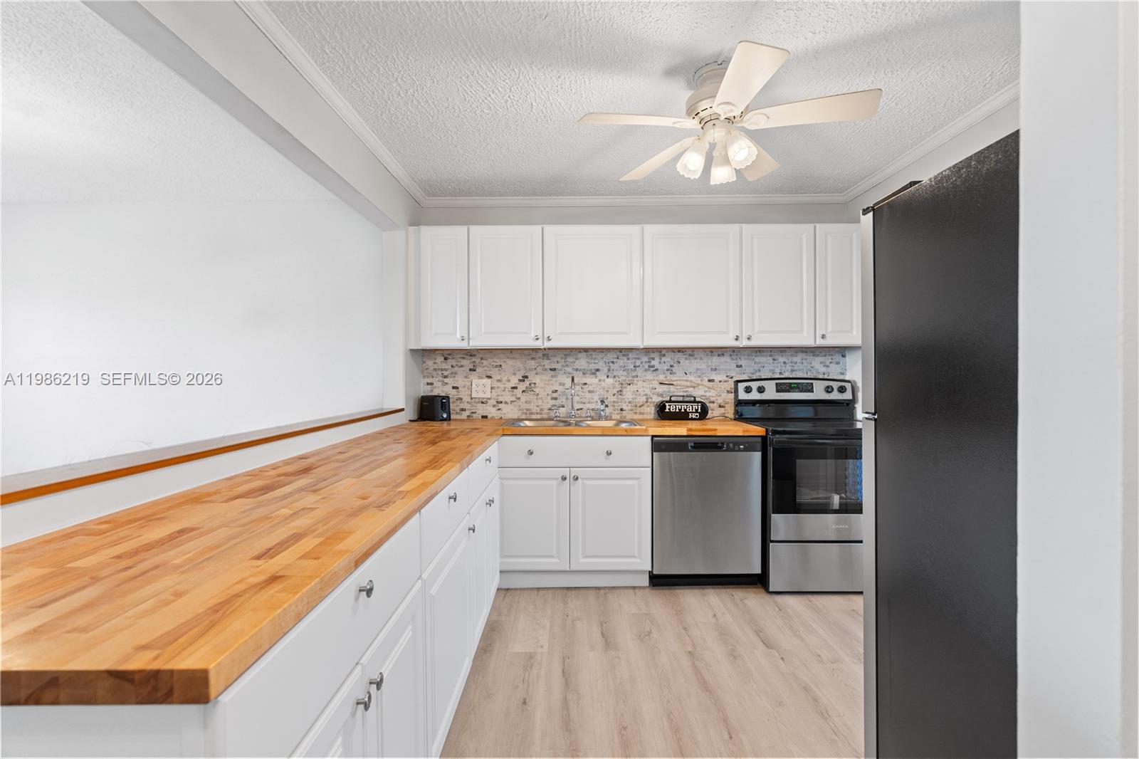 408 2 / 2 992 sq. ft. $ 2026-03-19 0 foto