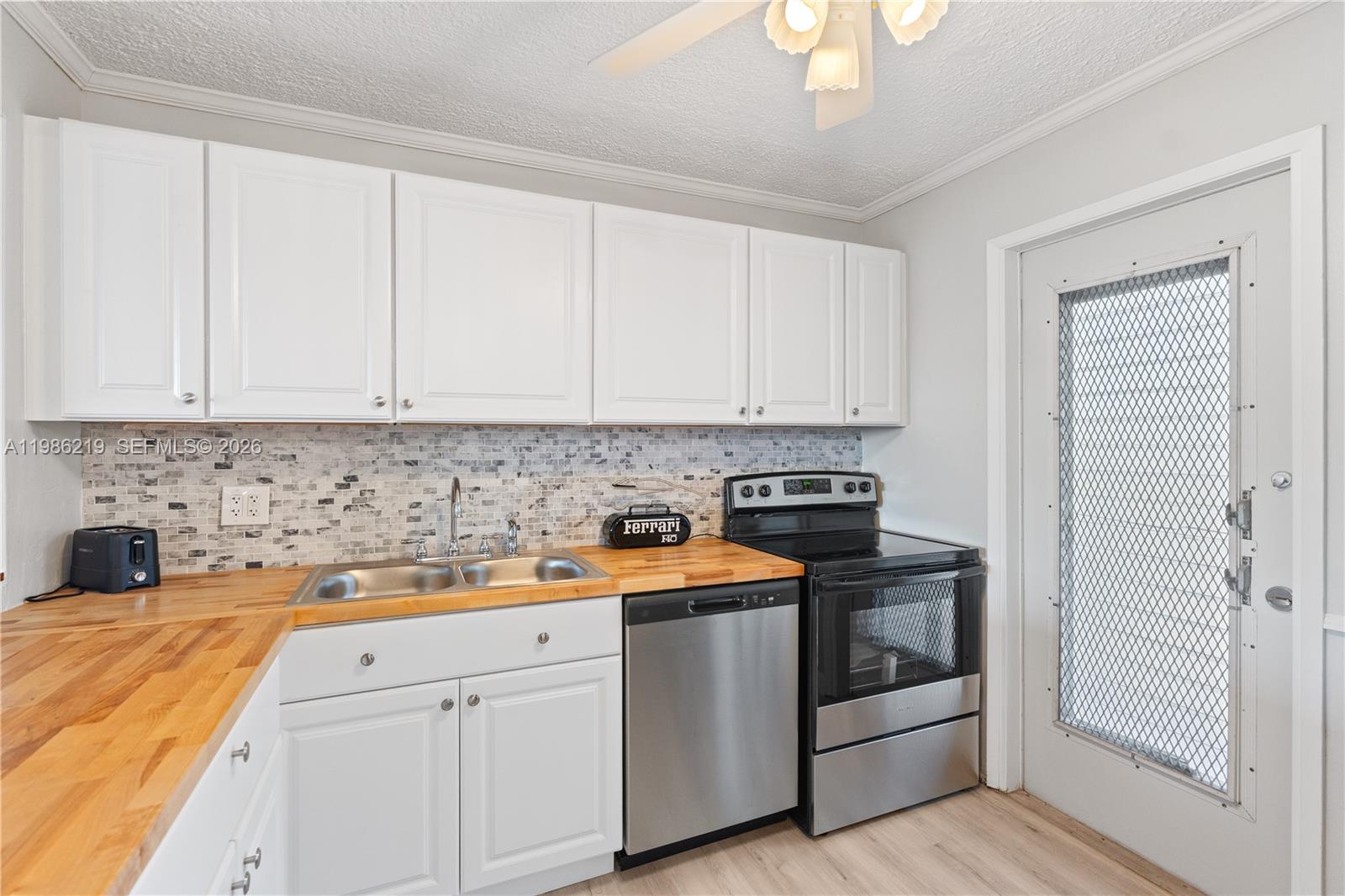 408 2 / 2 992 sq. ft. $ 2026-03-19 0 foto