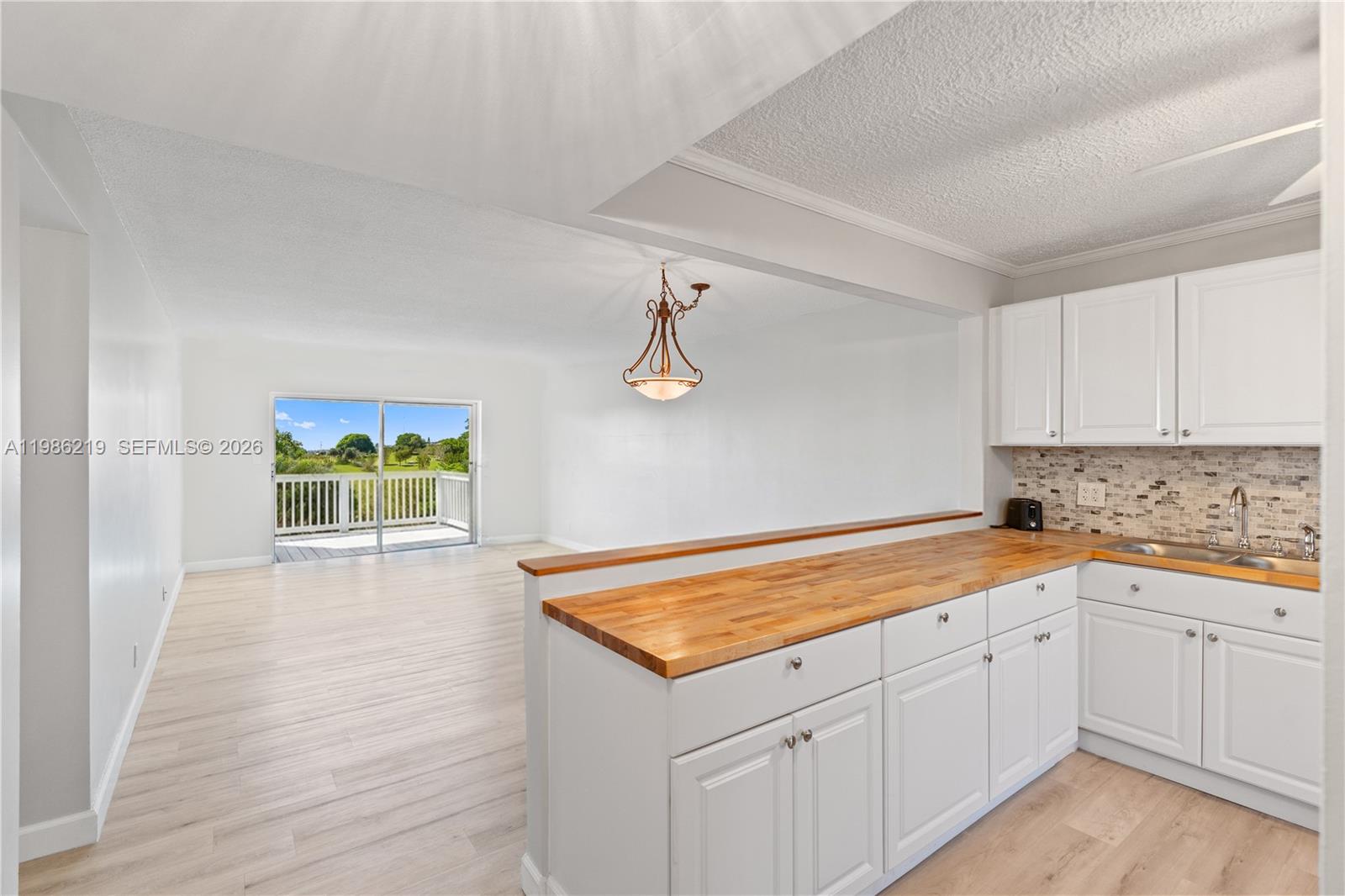 408 2 / 2 992 sq. ft. $ 2026-03-19 0 foto