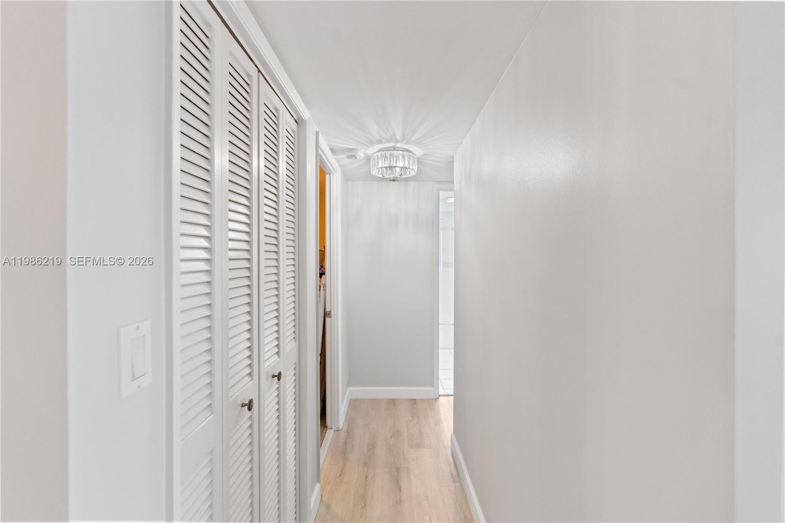 408 2 / 2 992 sq. ft. $ 2026-03-19 0 foto