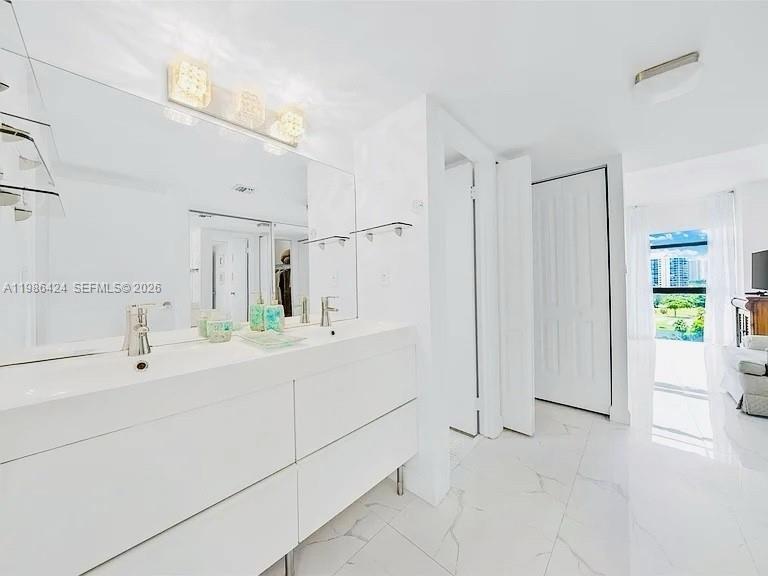 Photo of 20301 Country Club Dr  #1023, Aventura, Florida, 33180 - 