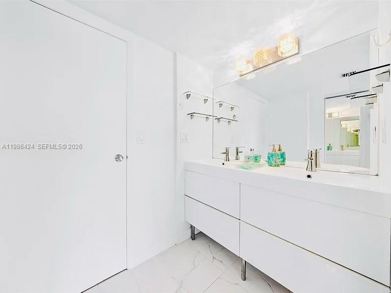 Photo of 20301 Country Club Dr  #1023, Aventura, Florida, 33180 - 