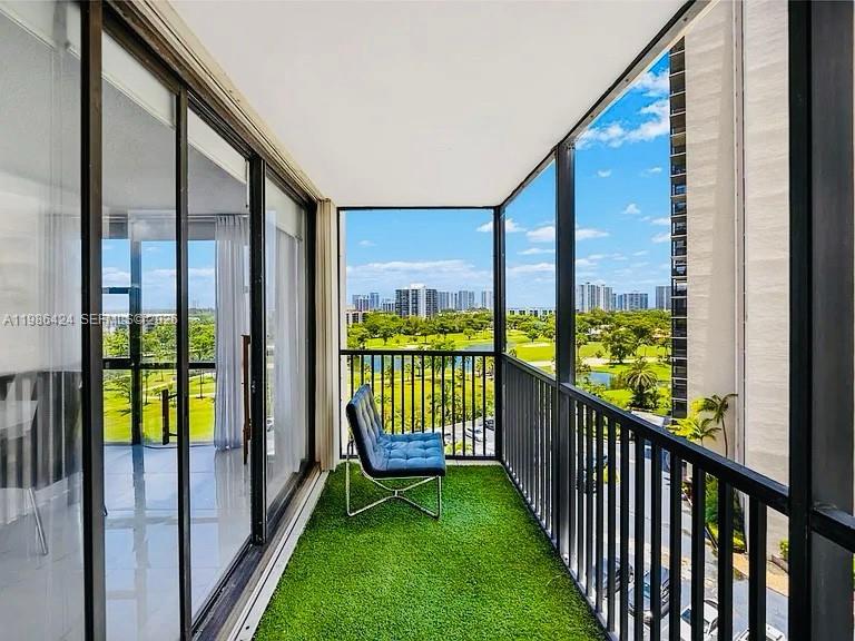 Photo of 20301 Country Club Dr  #1023, Aventura, Florida, 33180 - 