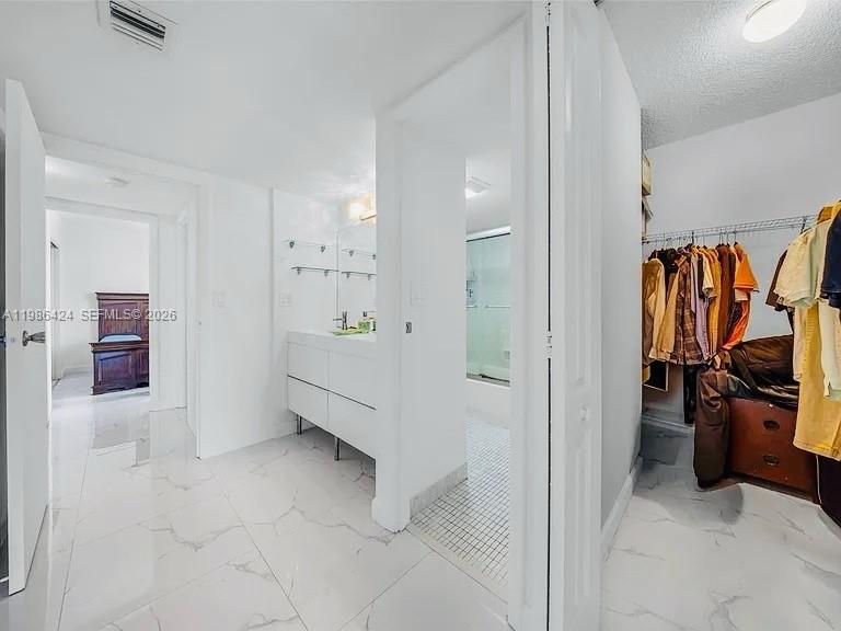 Photo of 20301 Country Club Dr  #1023, Aventura, Florida, 33180 - 