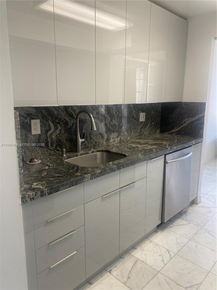 1206 1 / 2 938 sq. ft. $ 2026-03-20 0 Photo