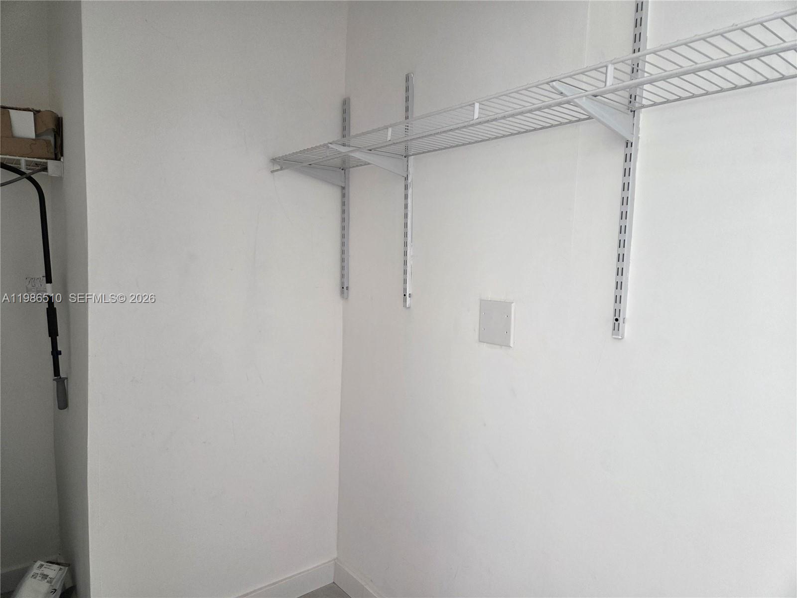 100 1 / 2 883 sq. ft. $ 2026-03-20 0 Photo