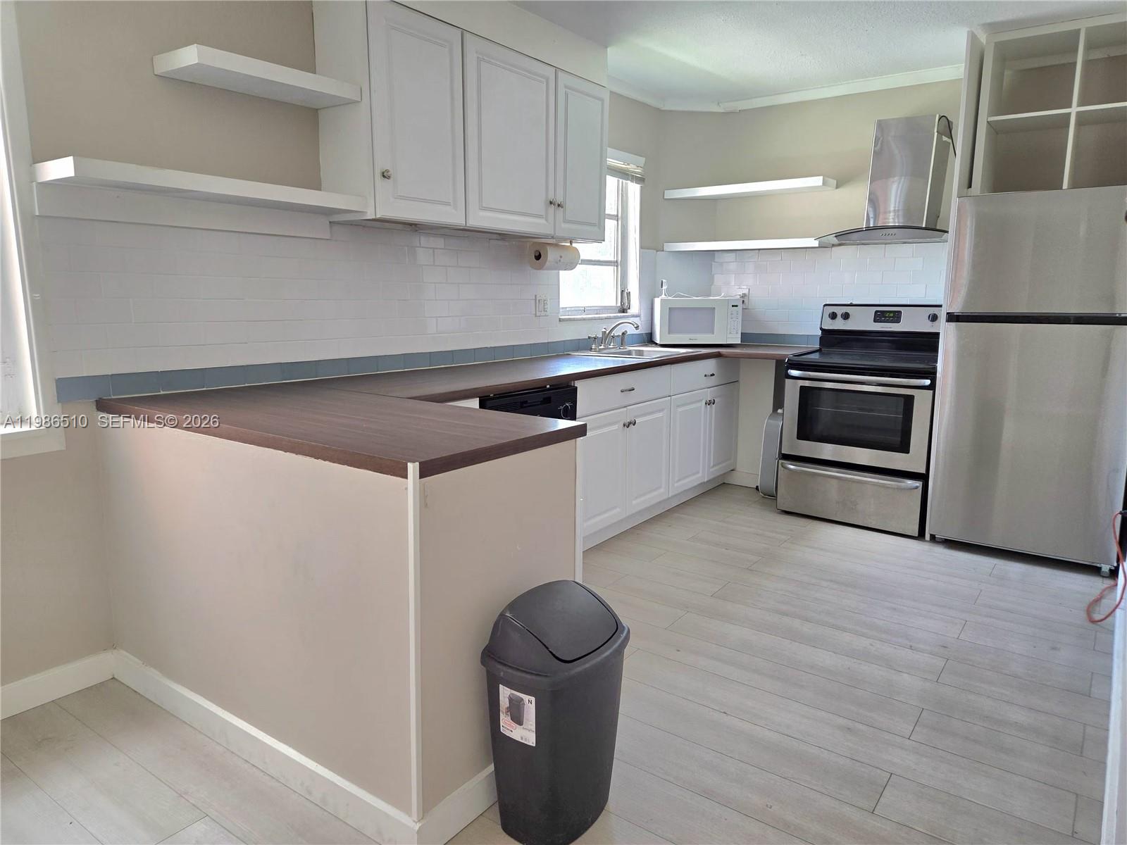 100 1 / 2 883 sq. ft. $ 2026-03-20 0 Photo