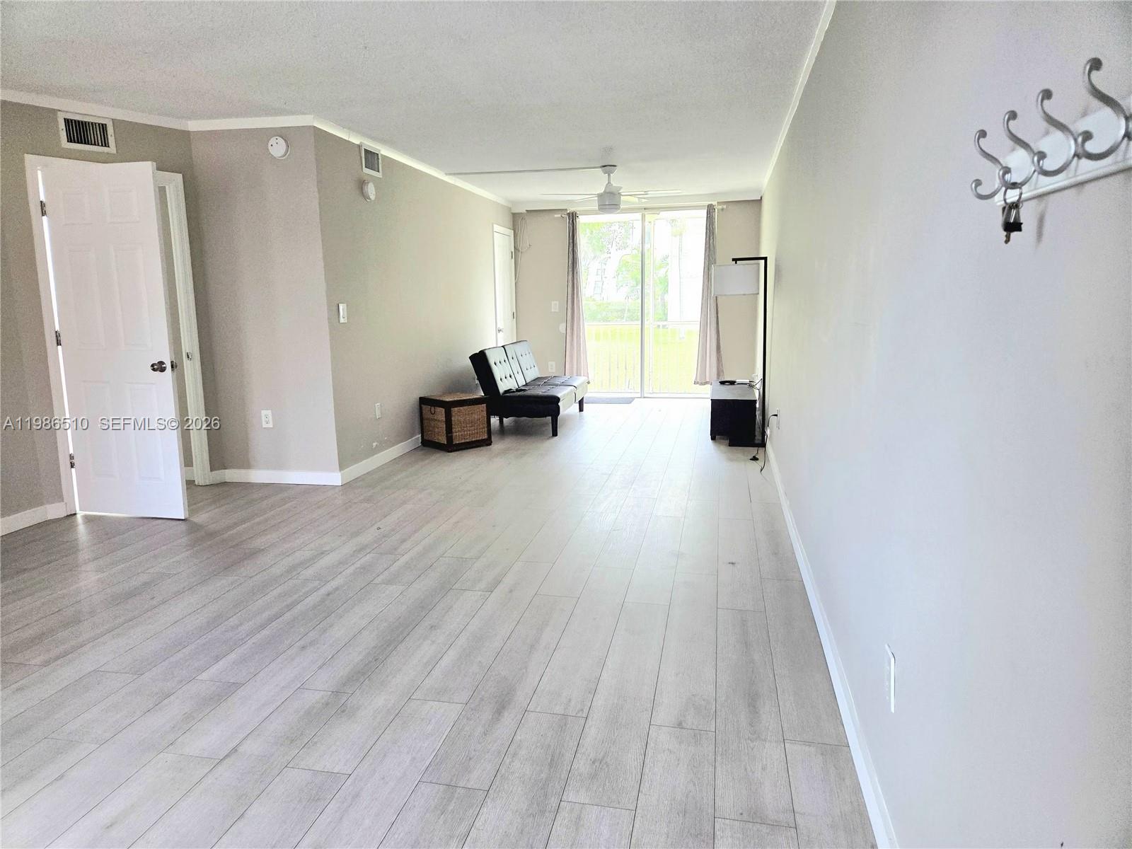 100 1 / 2 883 sq. ft. $ 2026-03-20 0 Photo