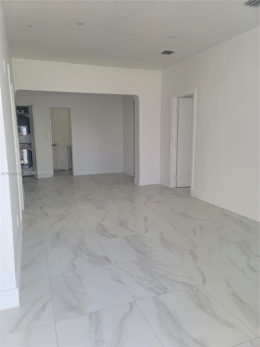   /  3163 кв.футов $ 2026-03-20 0 Фото