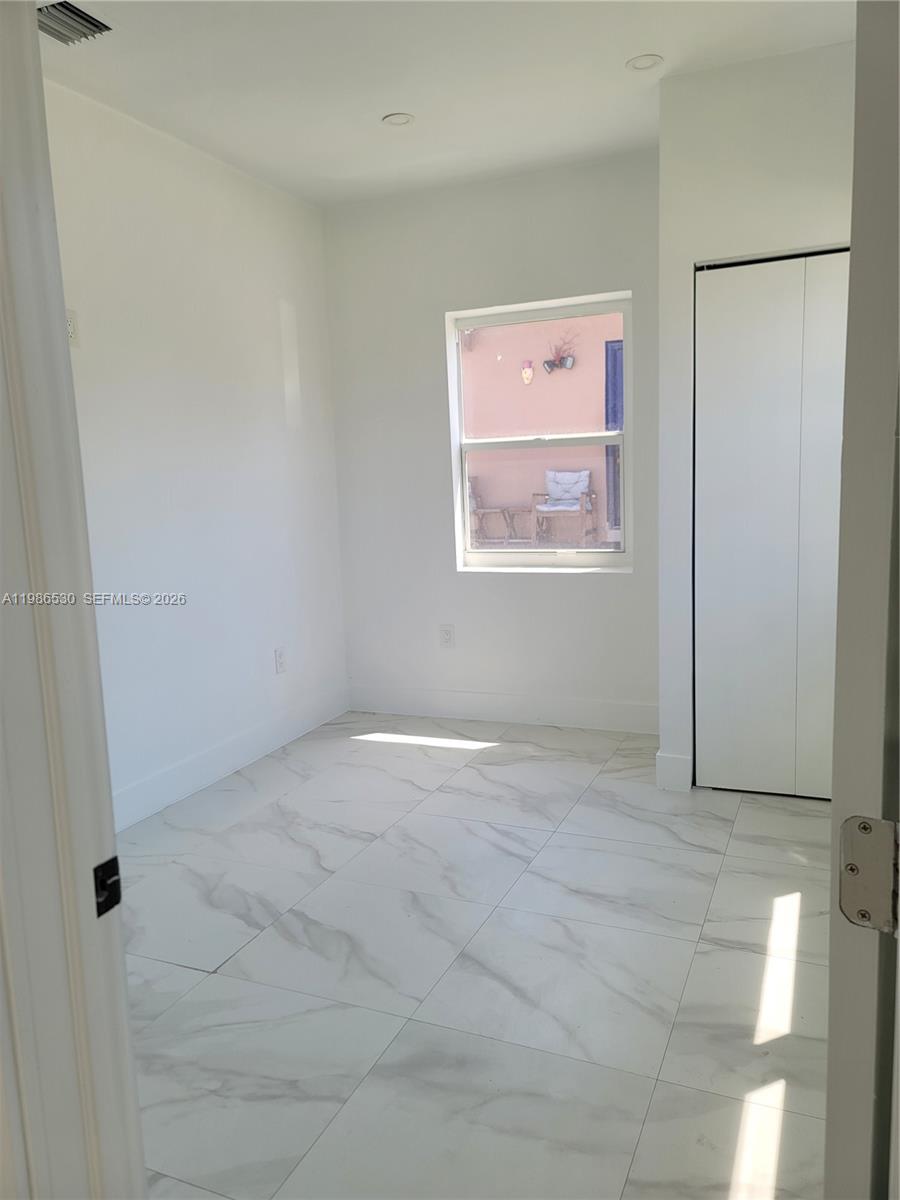   /  3163 кв.футов $ 2026-03-20 0 Фото