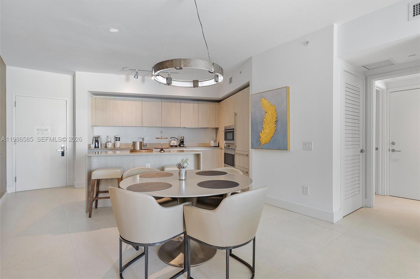 See details 3209 1 / 1 841 sq. ft. $ 2026-03-20 0 Photo