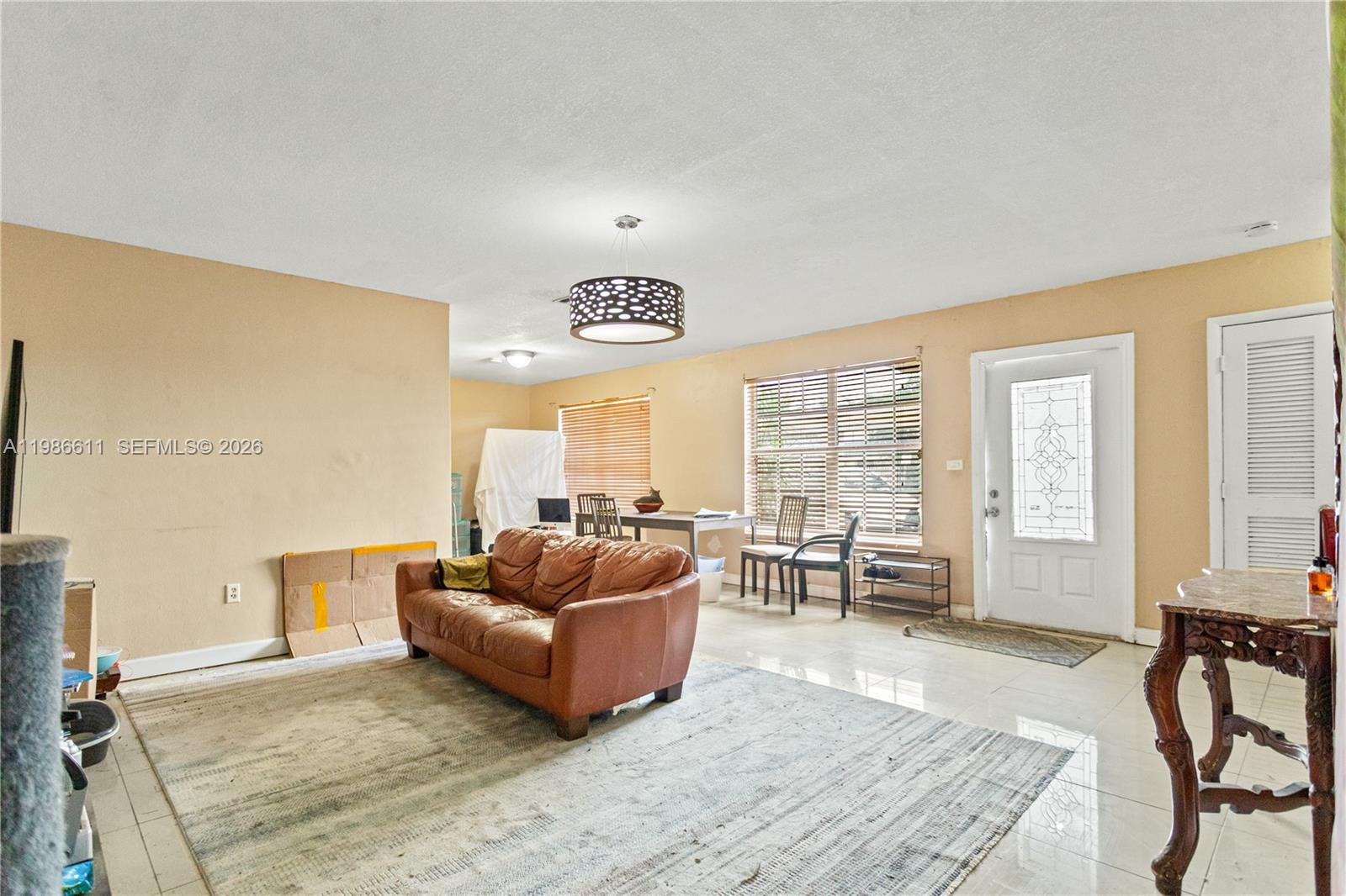   /  2590 кв.футов $ 2026-03-20 0 Фото