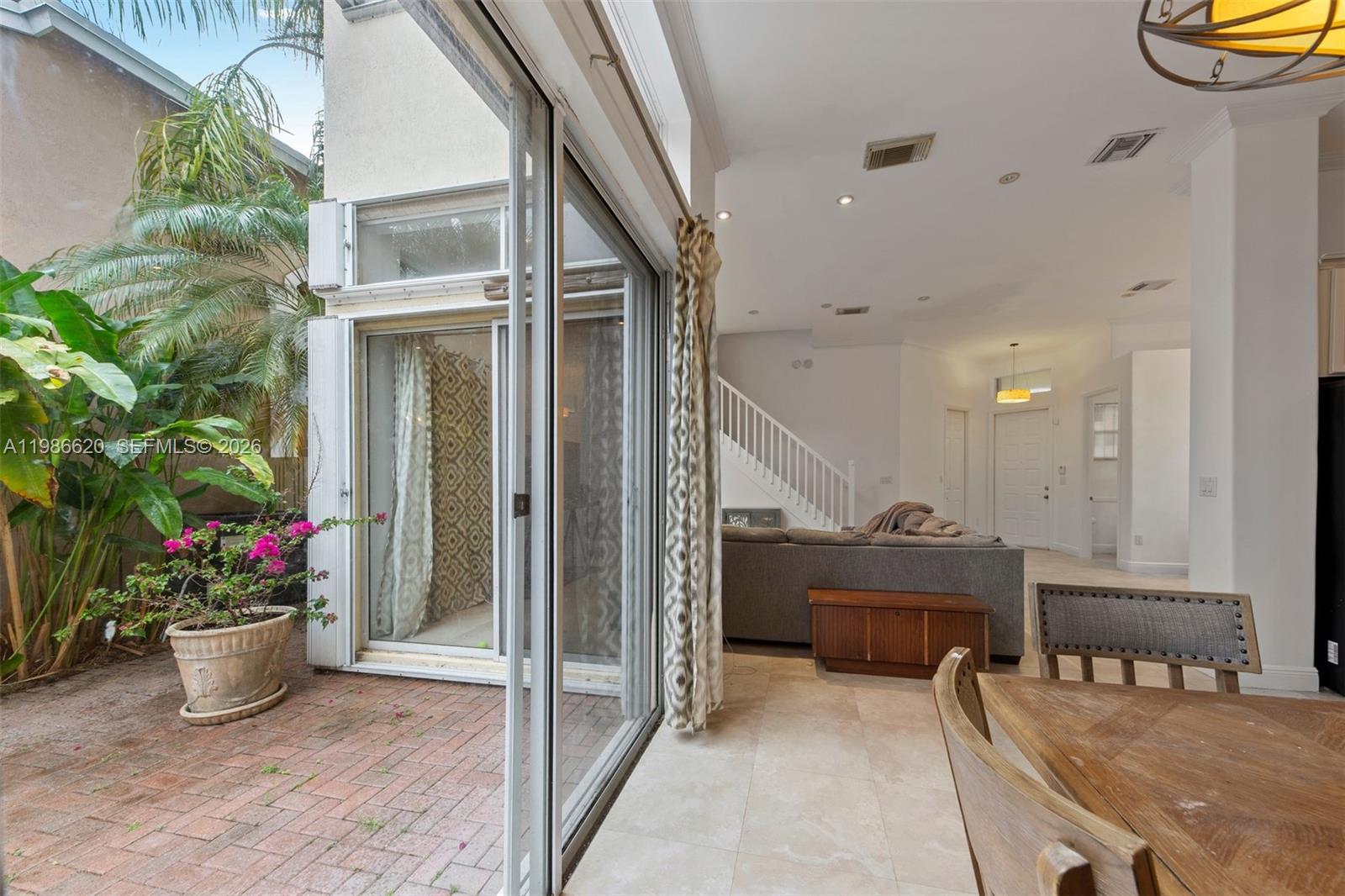 Photo of 1104 Redwood St  (1104), Hollywood, Florida, 33019 - 