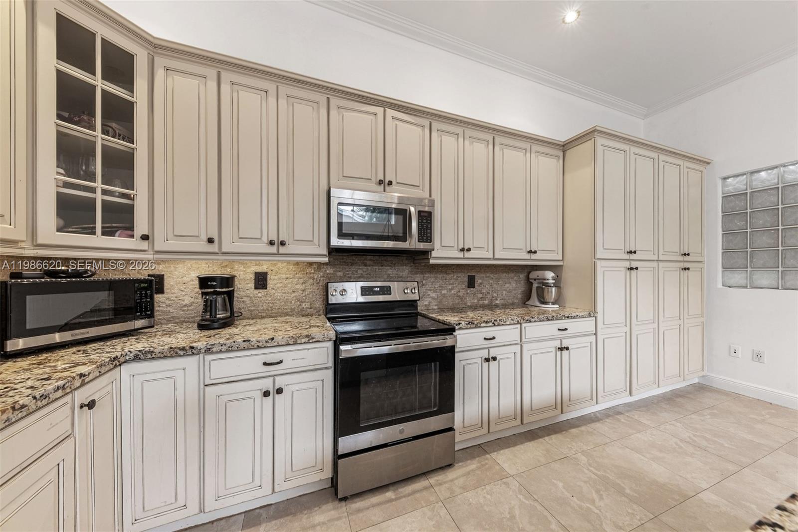 Photo of 1104 Redwood St  (1104), Hollywood, Florida, 33019 - 