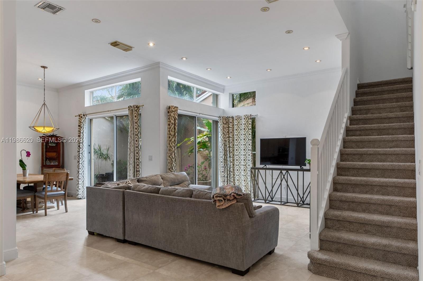 Photo of 1104 Redwood St  (1104), Hollywood, Florida, 33019 - 