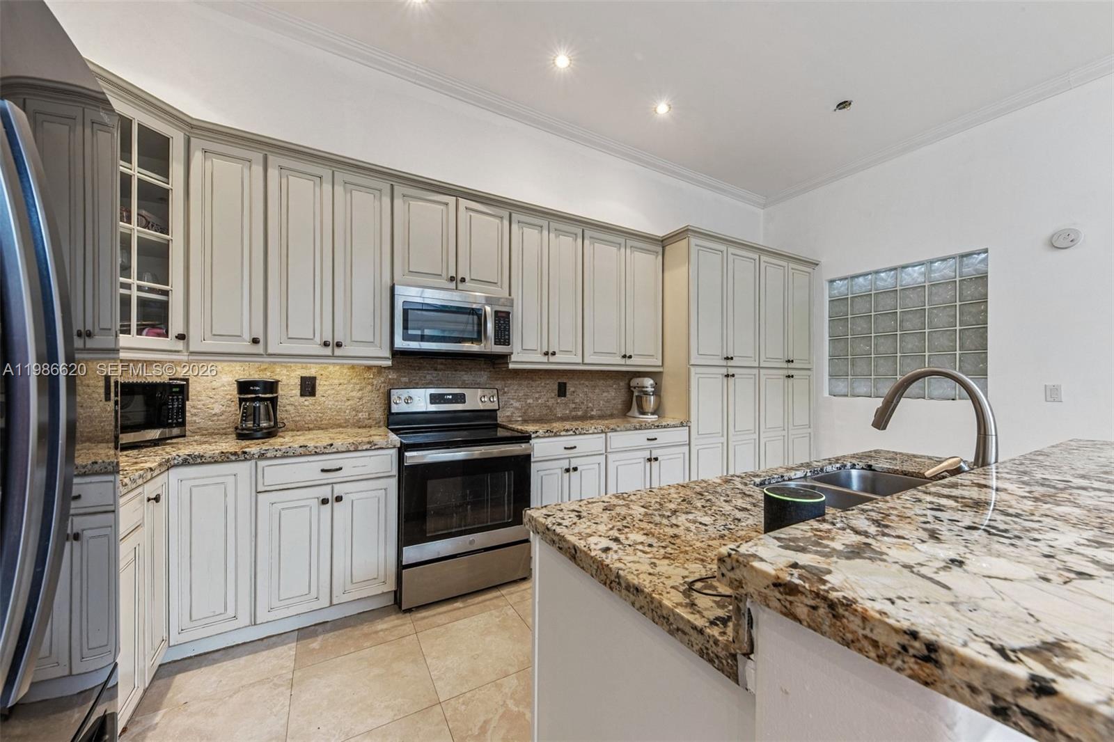 Photo of 1104 Redwood St  (1104), Hollywood, Florida, 33019 - 