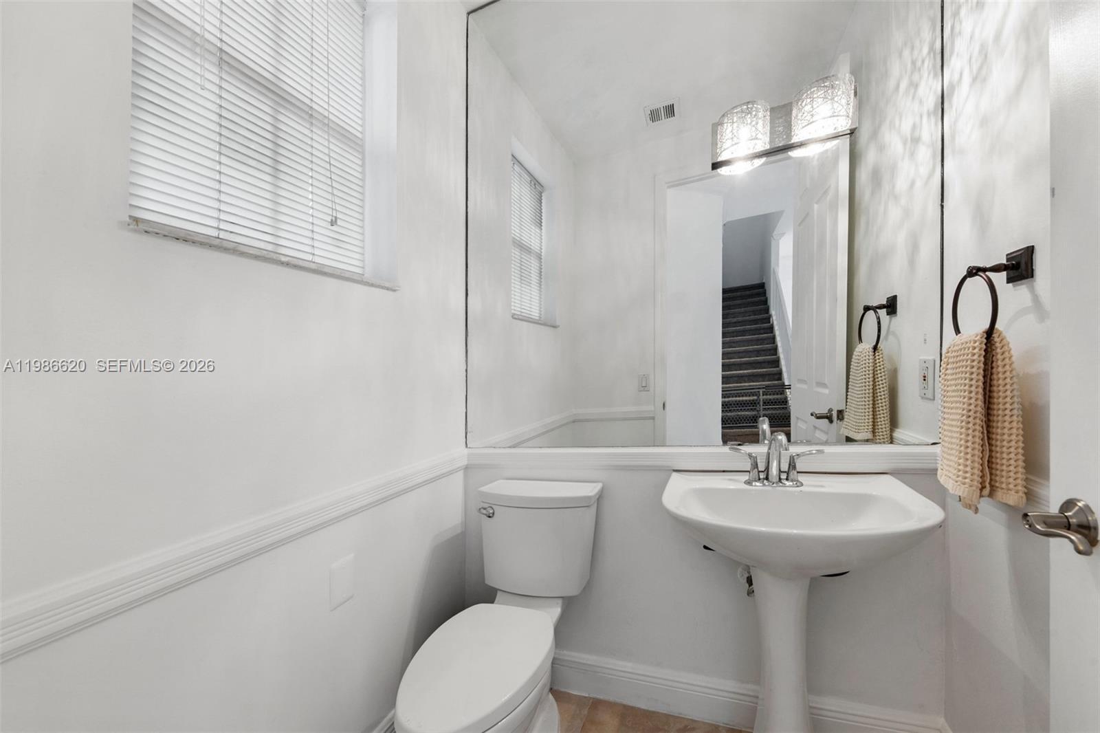 Photo of 1104 Redwood St  (1104), Hollywood, Florida, 33019 - 