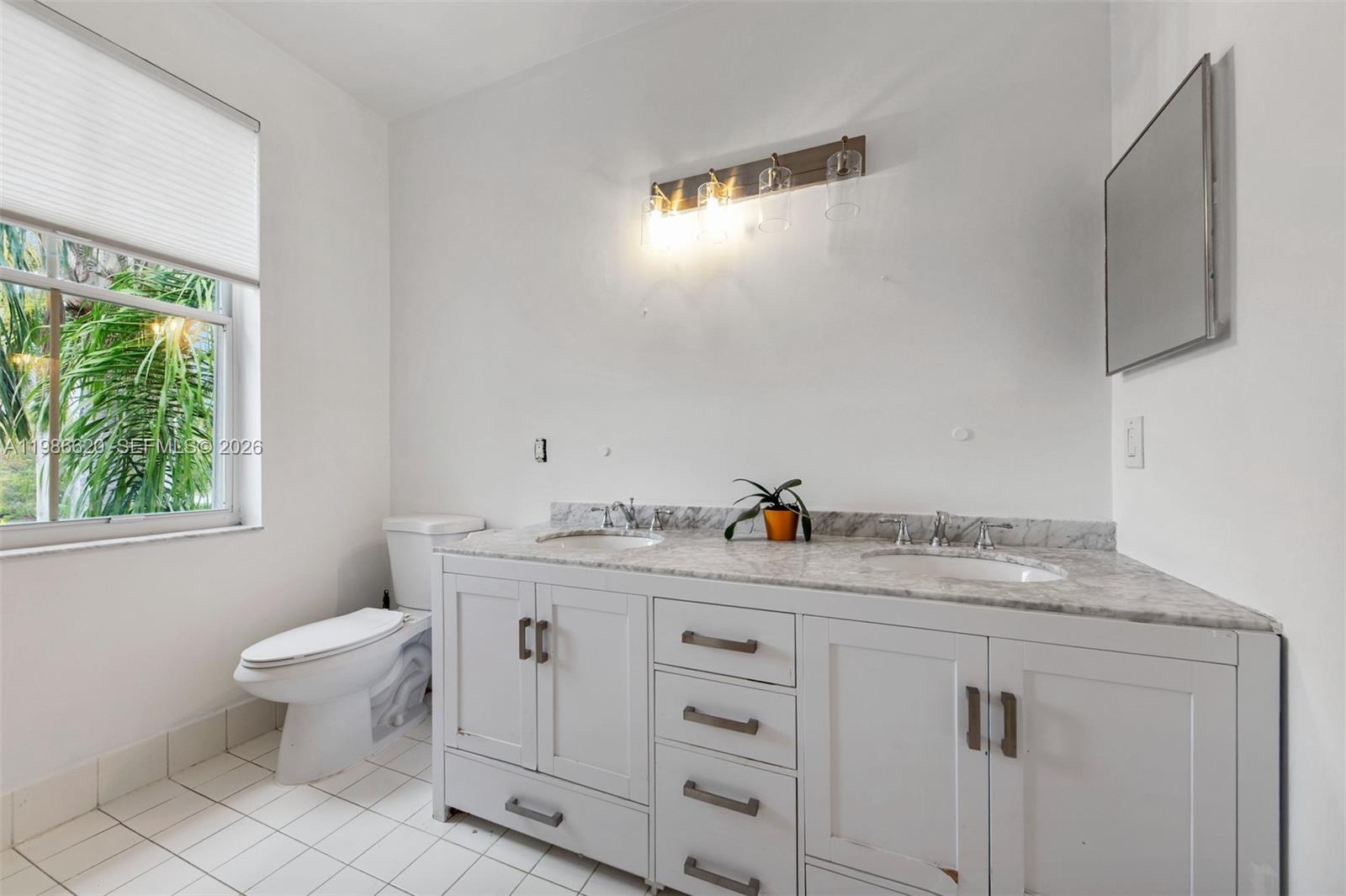 Photo of 1104 Redwood St  (1104), Hollywood, Florida, 33019 - 