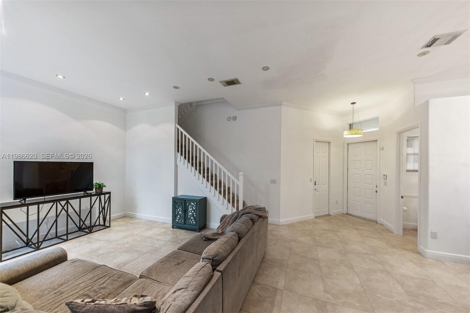 Photo of 1104 Redwood St  (1104), Hollywood, Florida, 33019 - 