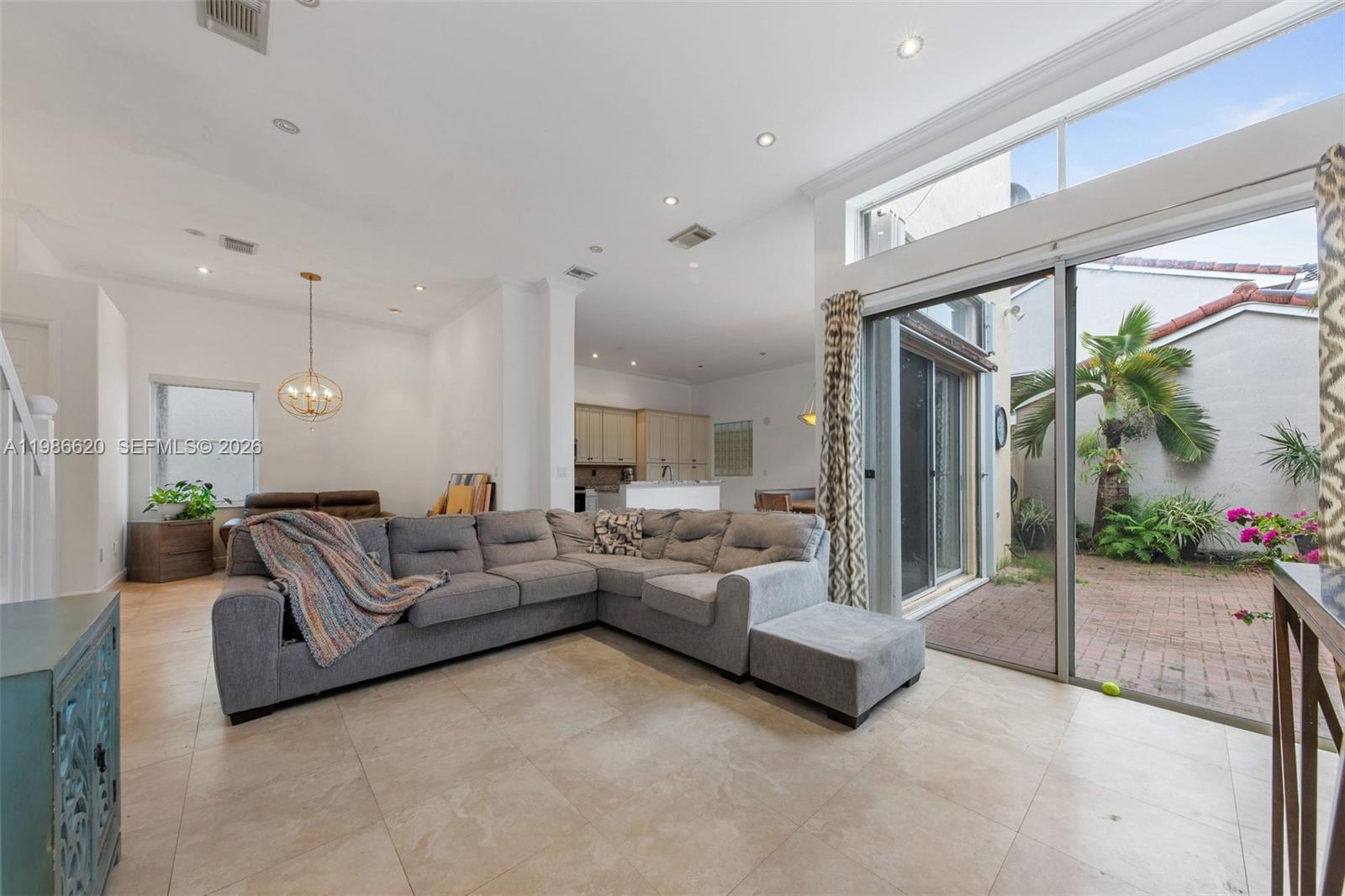 Photo of 1104 Redwood St  (1104), Hollywood, Florida, 33019 - 