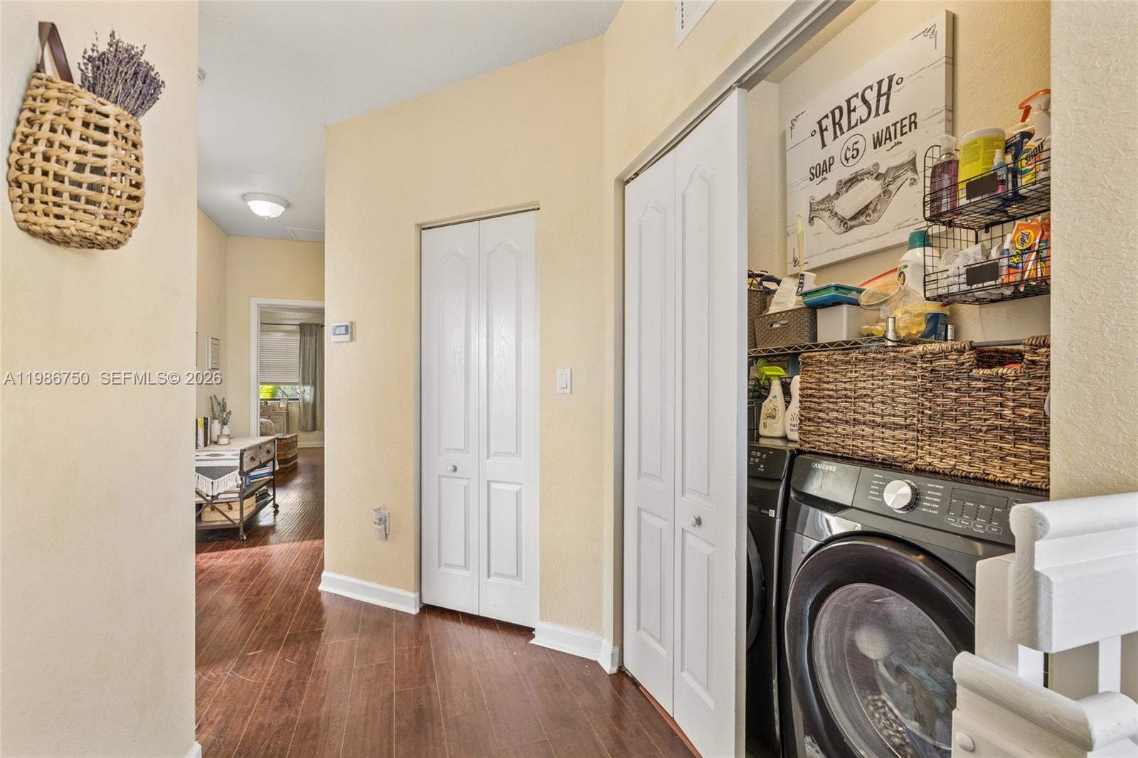 11379 3 / 3 1741 sq. ft. $ 2026-03-20 0 foto