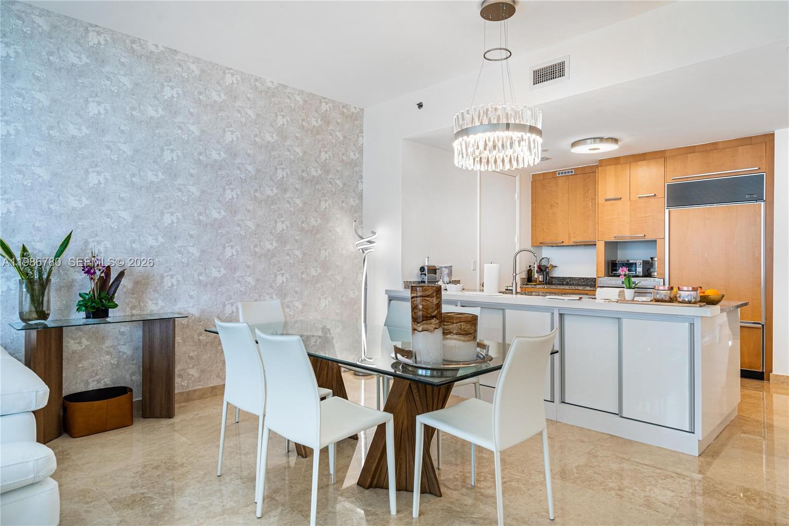 3002 3 / 4 1979 sq. ft. $ 2026-03-20 0 foto