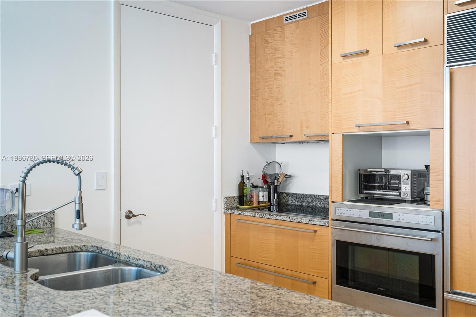 3002 3 / 4 1979 sq. ft. $ 2026-03-20 0 foto