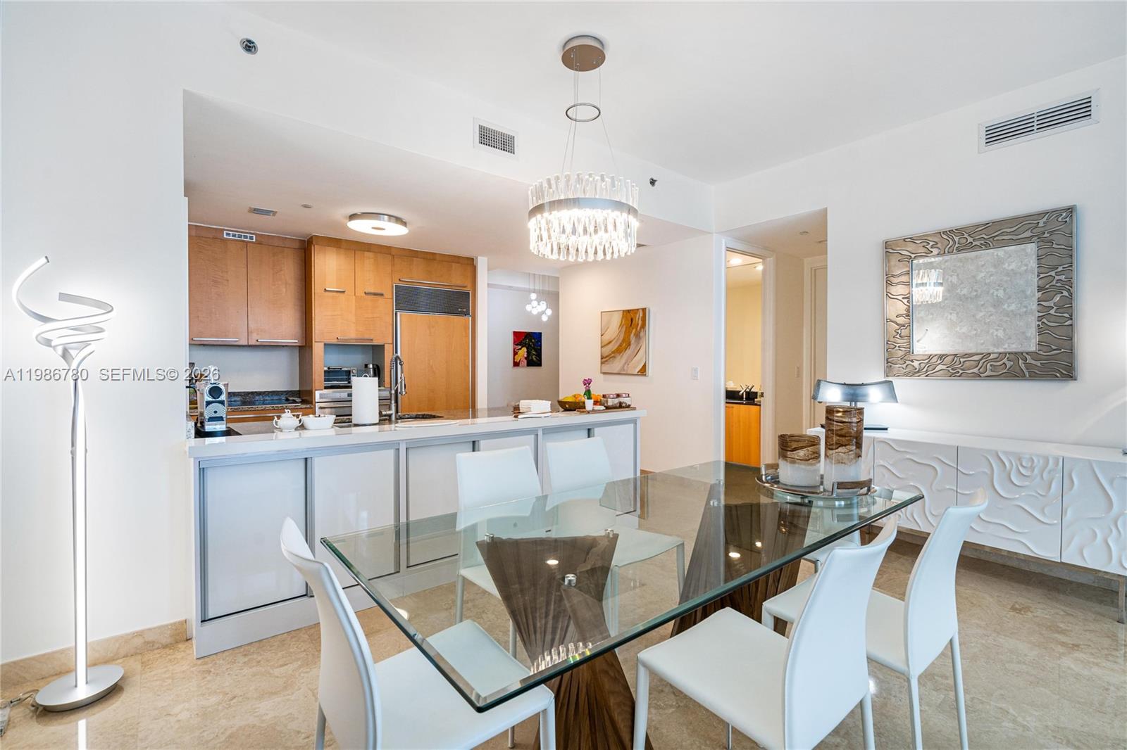 3002 3 / 4 1979 sq. ft. $ 2026-03-20 0 foto