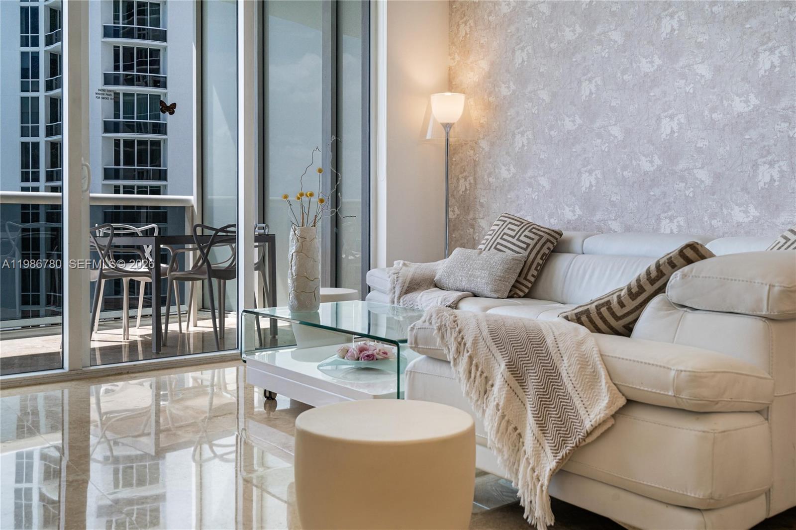 3002 3 / 4 1979 sq. ft. $ 2026-03-20 0 foto