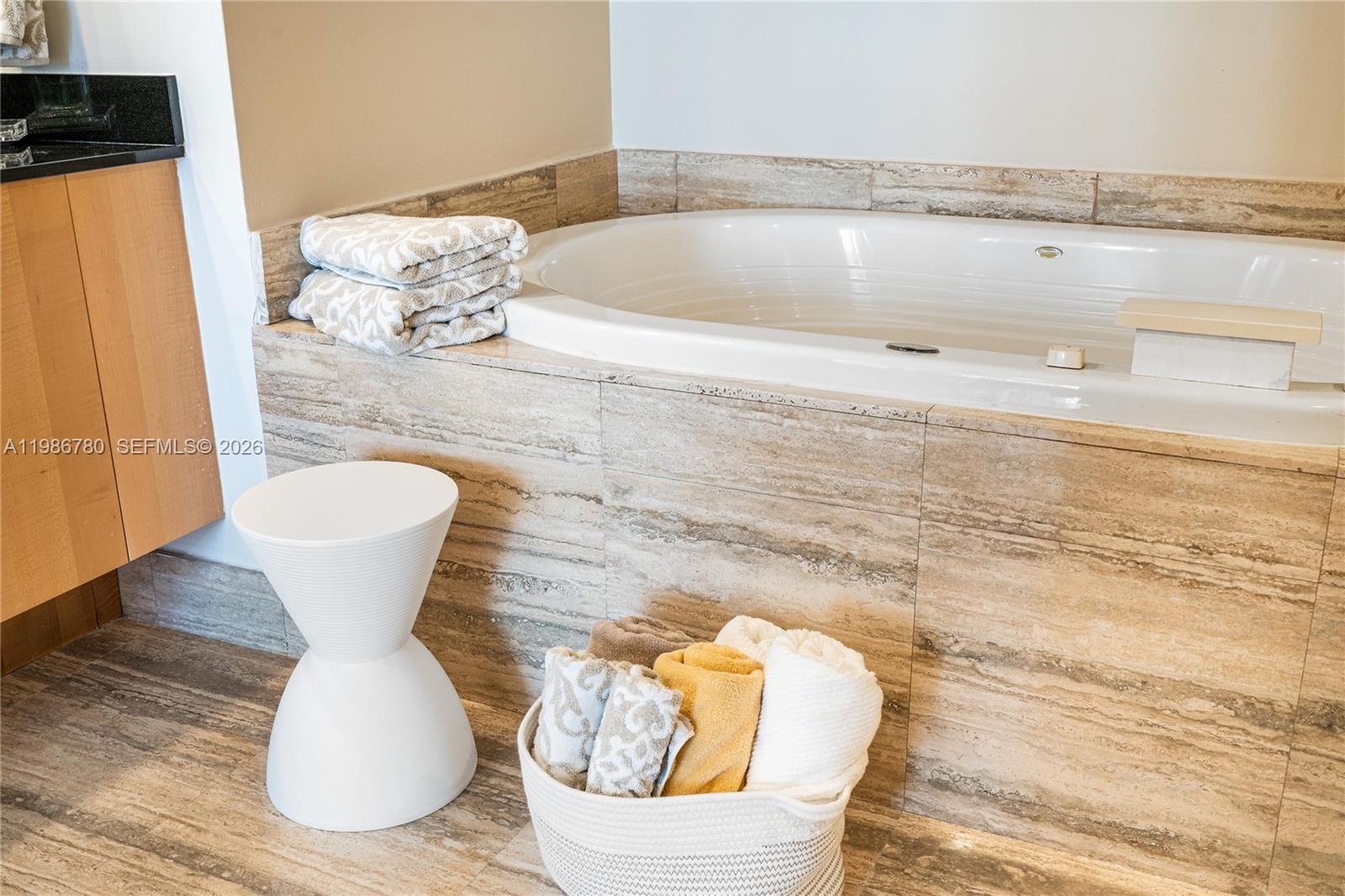 3002 3 / 4 1979 sq. ft. $ 2026-03-20 0 foto