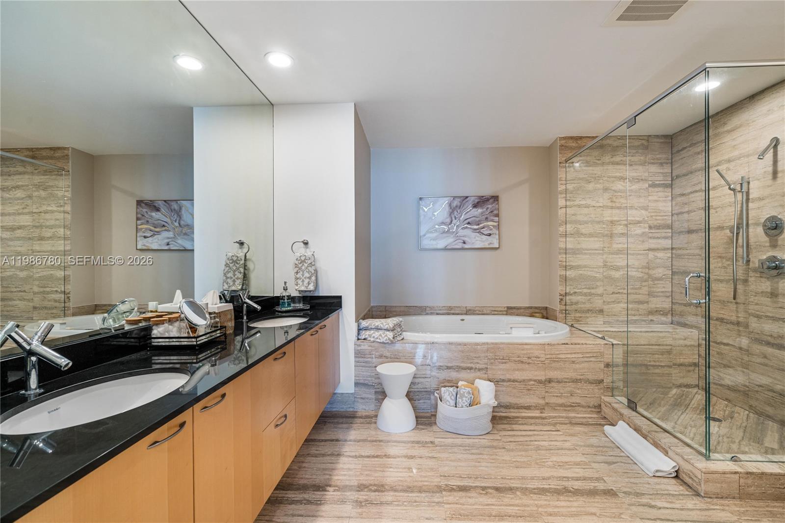 3002 3 / 4 1979 sq. ft. $ 2026-03-20 0 foto