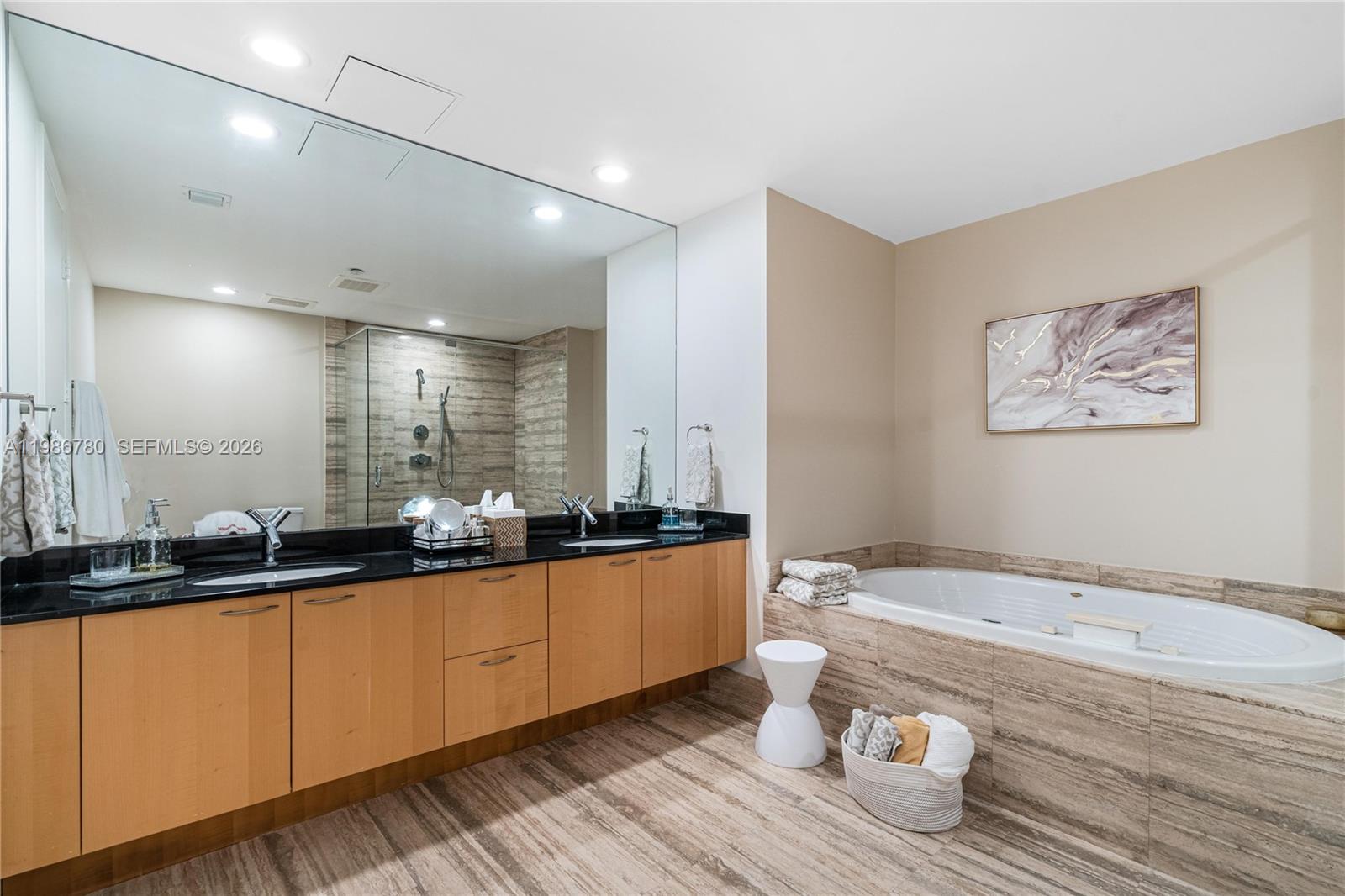 3002 3 / 4 1979 sq. ft. $ 2026-03-20 0 foto