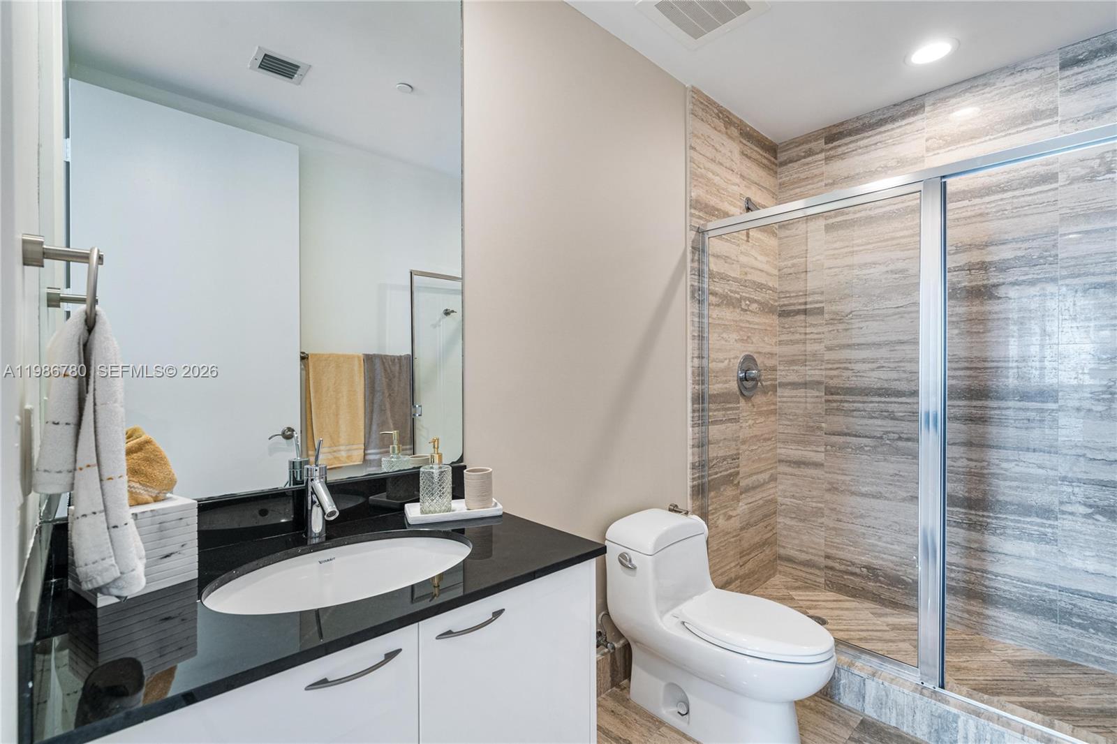 3002 3 / 4 1979 sq. ft. $ 2026-03-20 0 foto