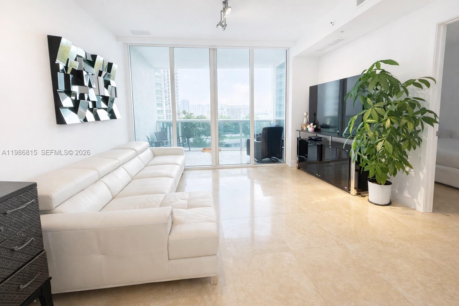 705 1 / 2 1183 sq. ft. $ 2026-03-20 0 Photo