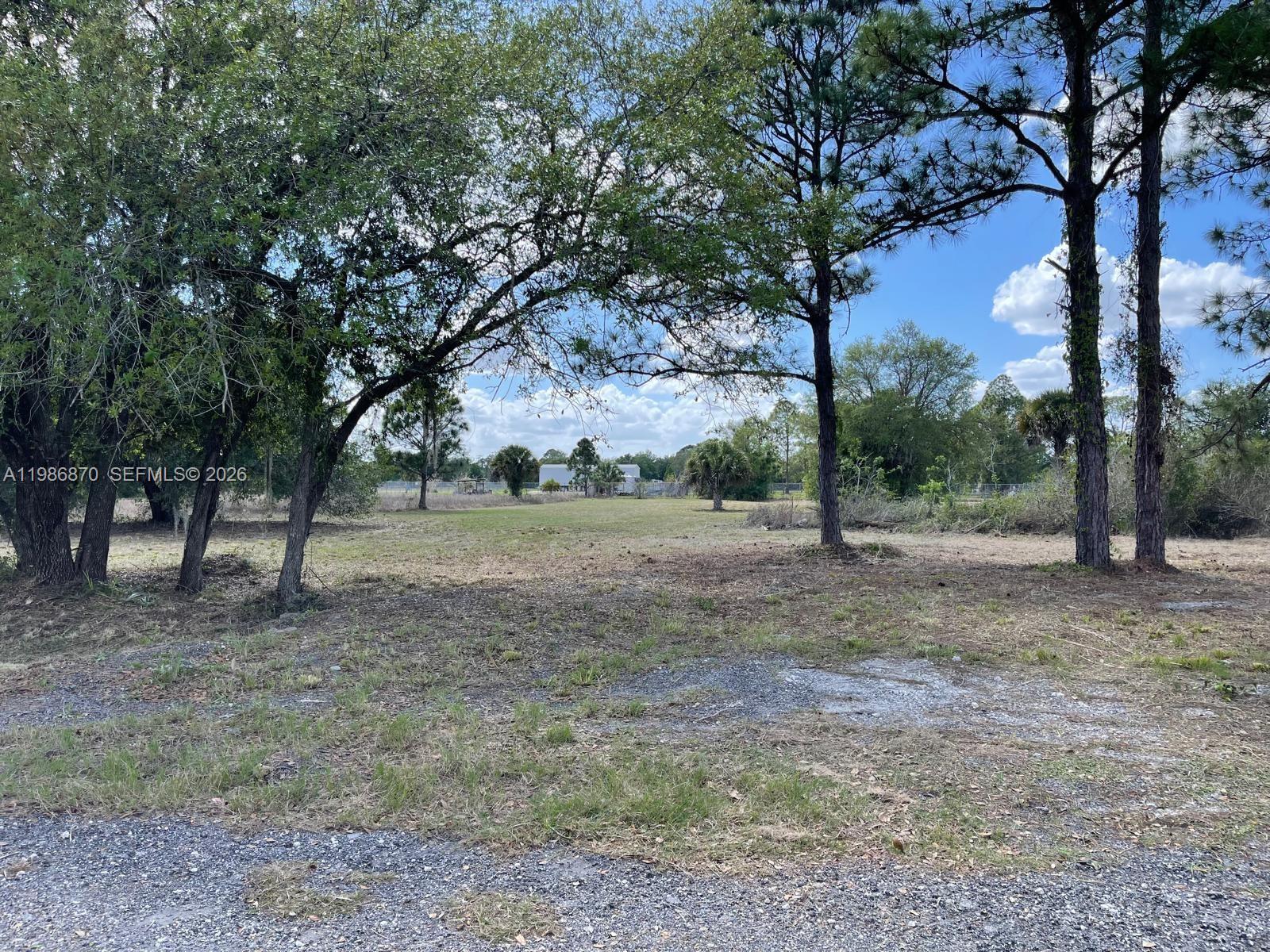   /   кв.футов $ 2026-03-21 0 Фото