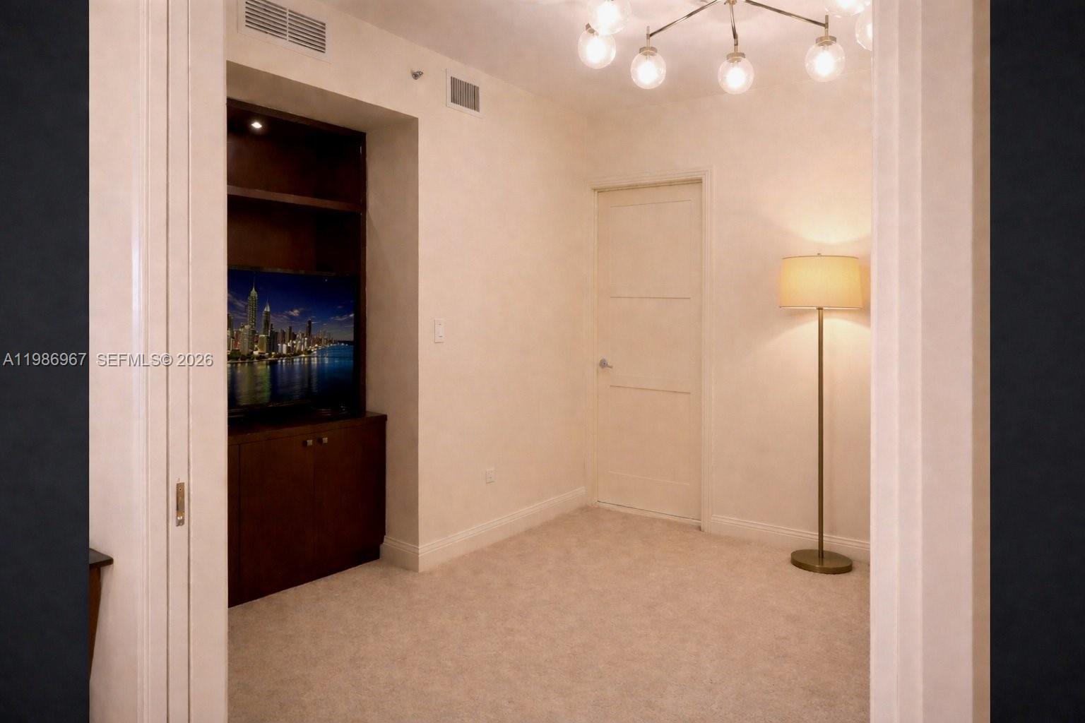 UPH4301 3 / 4 2078 sq. ft. $ 2026-05-18 0 Photo