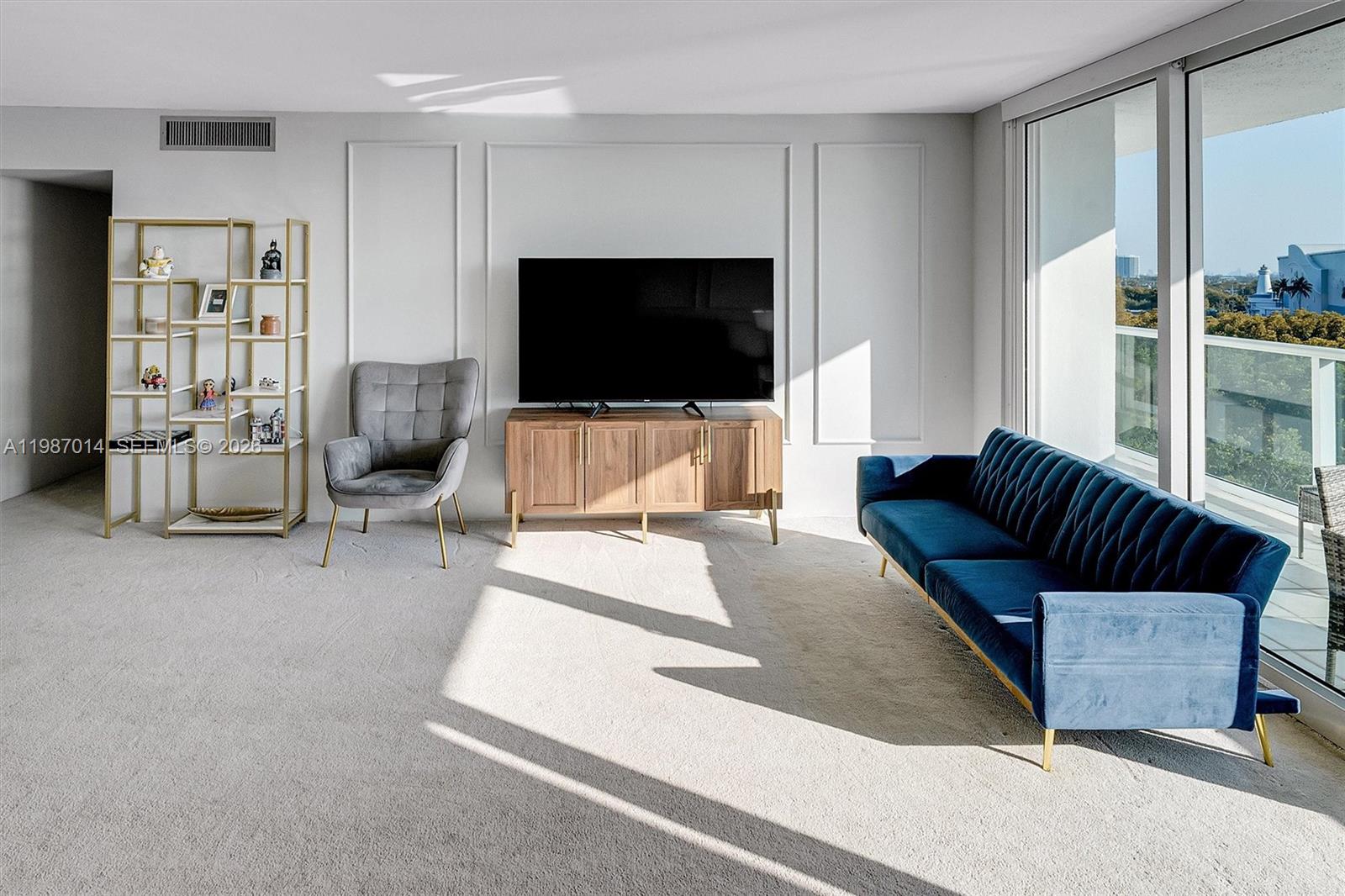 617 2 / 2 1521 кв.футов $ 2026-03-21 0 Фото