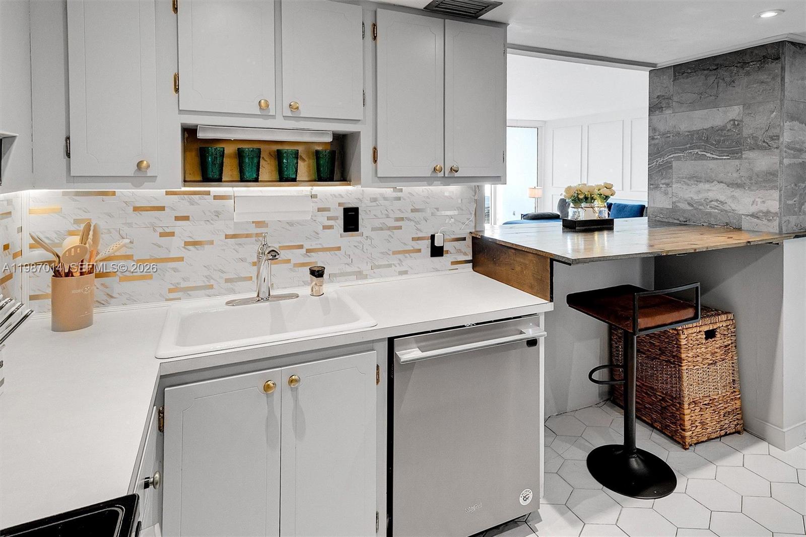 617 2 / 2 1521 кв.футов $ 2026-03-21 0 Фото