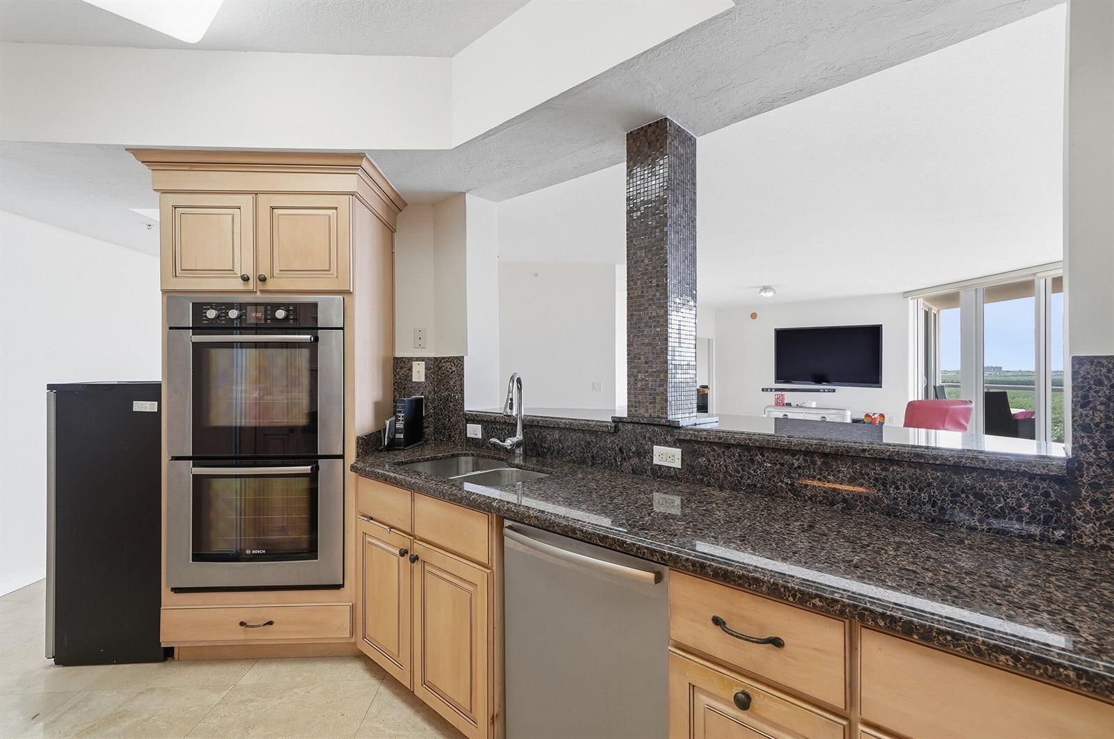 Photo of 6051 Ocean  #1003, Hollywood, Florida, 33019 - 14_dsc00731