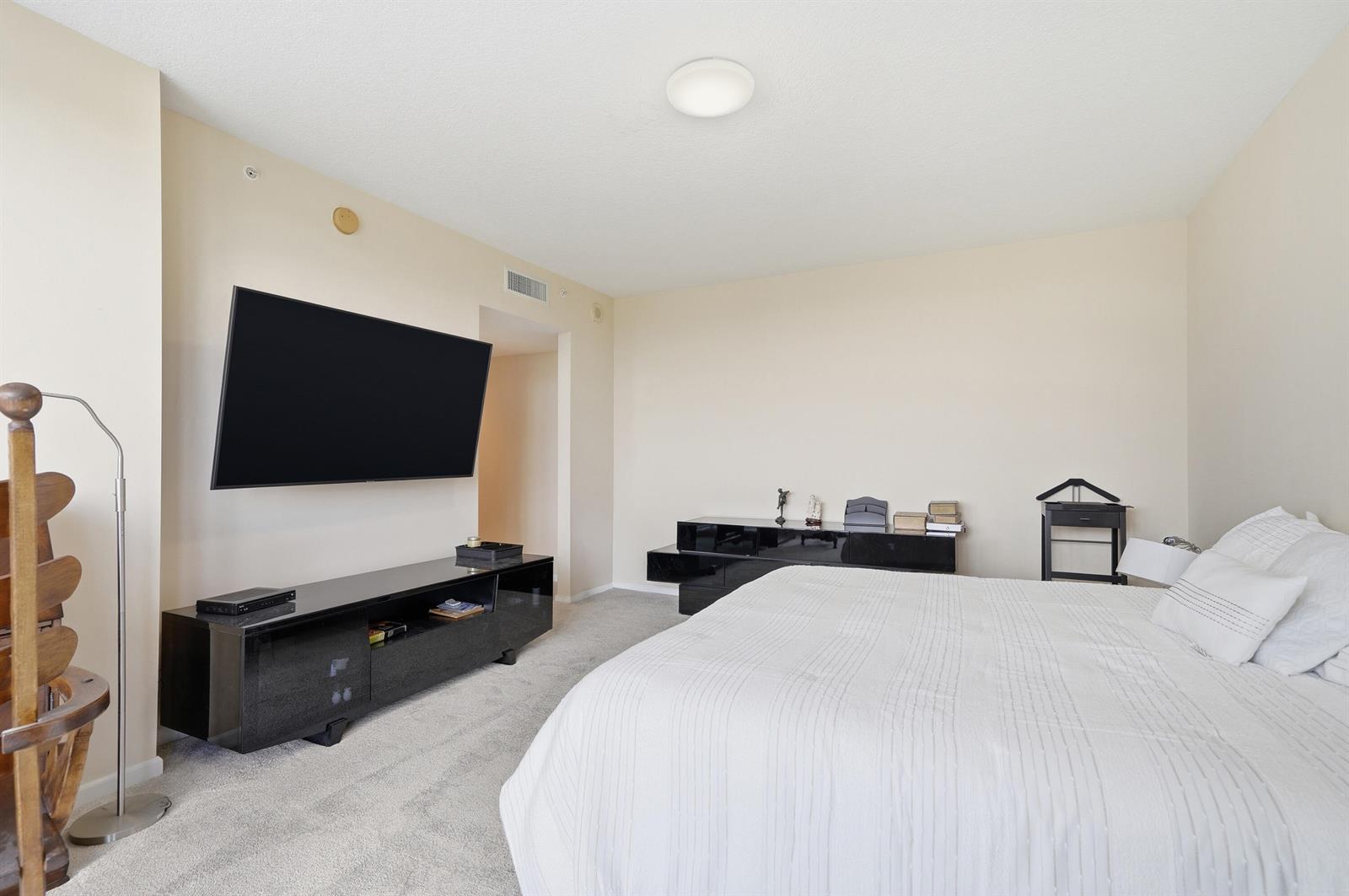 Photo of 6051 Ocean  #1003, Hollywood, Florida, 33019 - 35_dsc00846