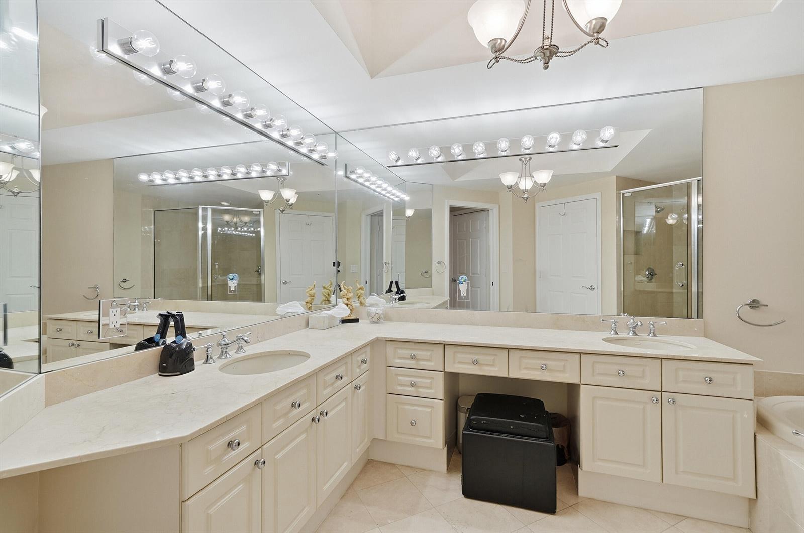Photo of 6051 Ocean  #1003, Hollywood, Florida, 33019 - 37_dsc00856