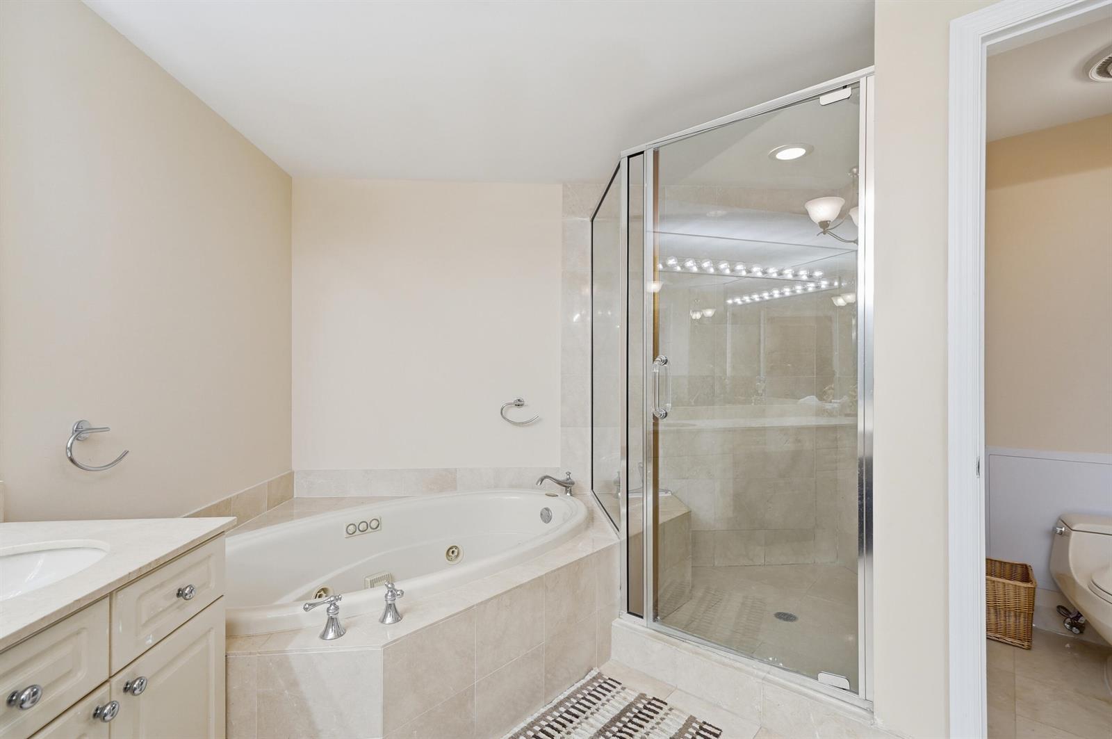 Photo of 6051 Ocean  #1003, Hollywood, Florida, 33019 - 38_dsc00861