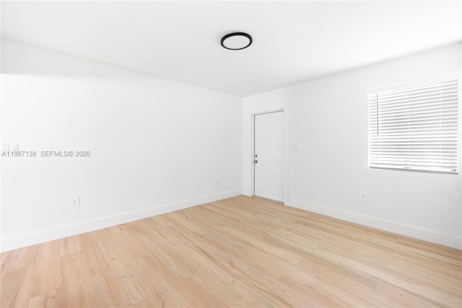   /  1512 кв.футов $ 2026-04-15 0 Фото