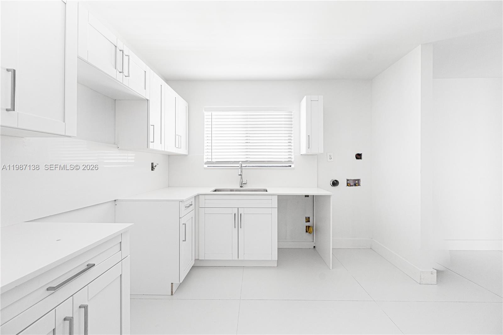   /  1512 кв.футов $ 2026-04-15 0 Фото