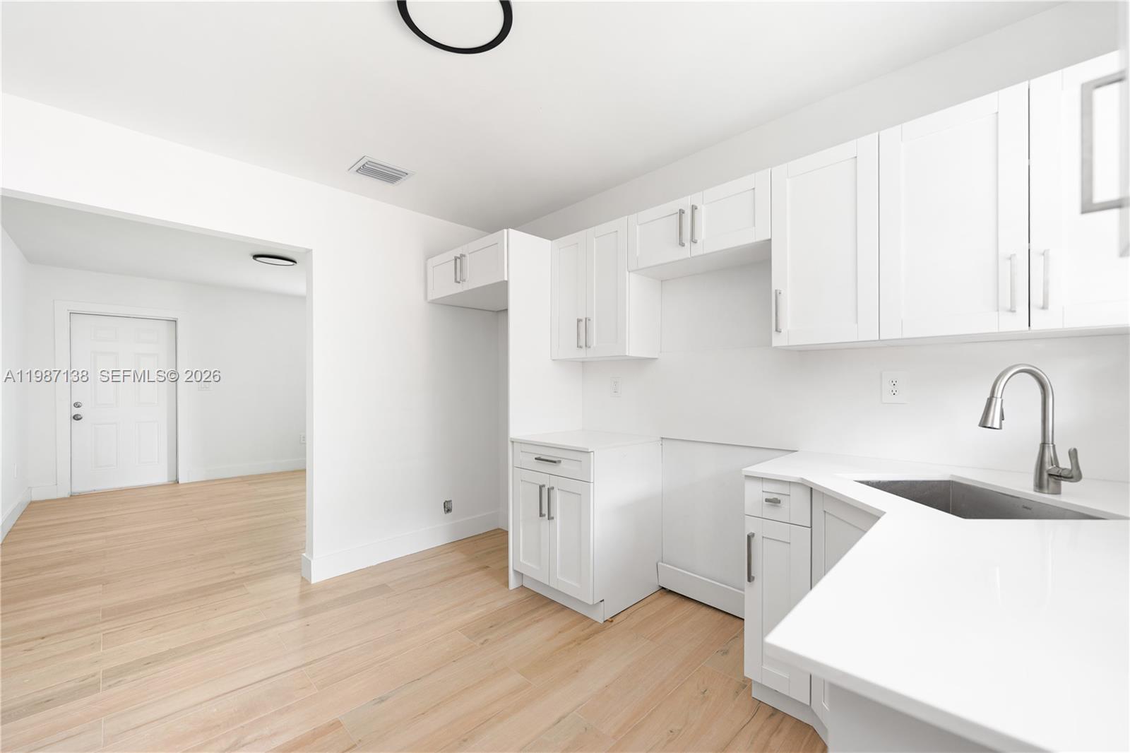   /  1512 sq. ft. $ 2026-03-21 0 foto