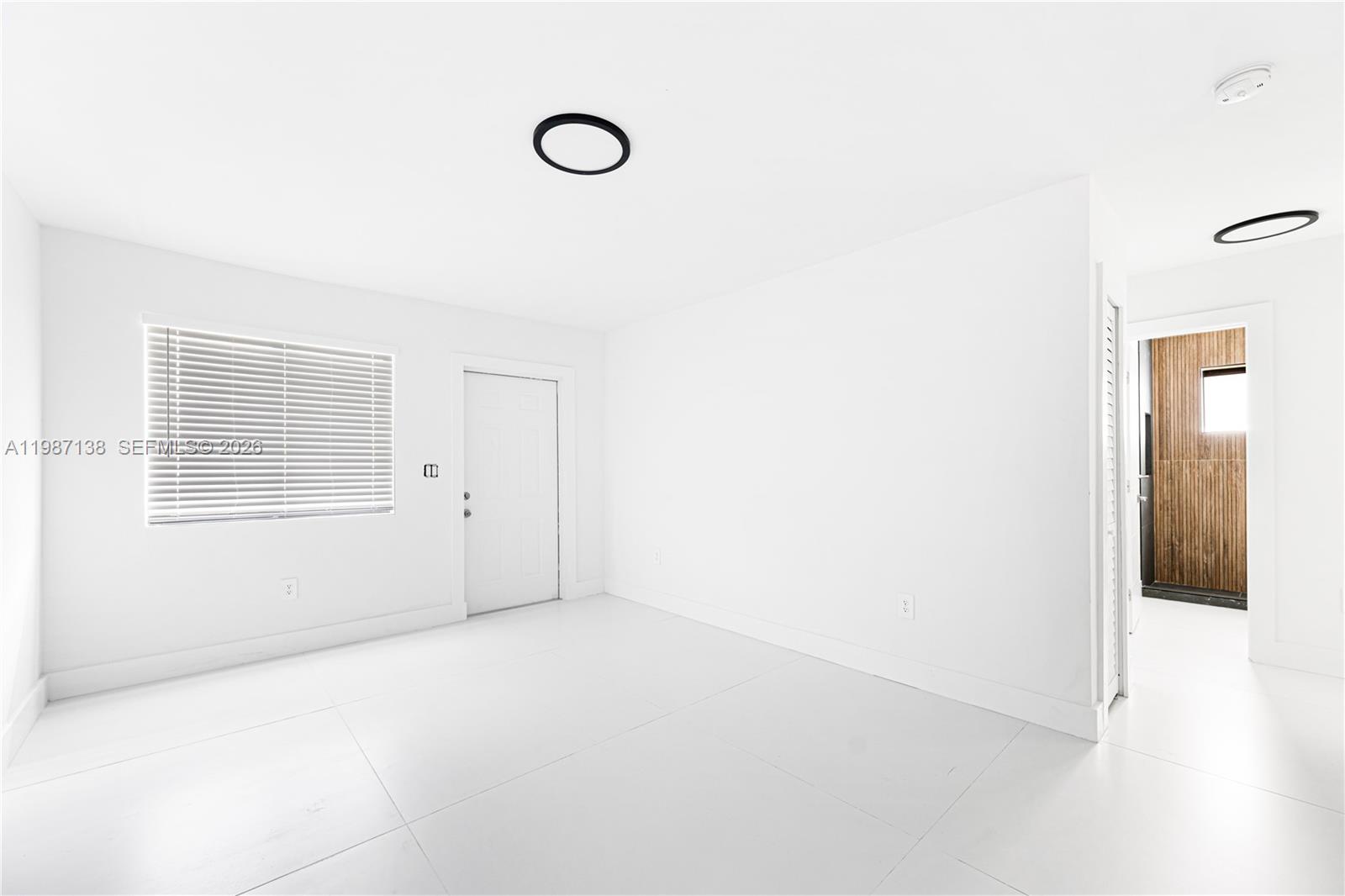   /  1512 кв.футов $ 2026-04-15 0 Фото