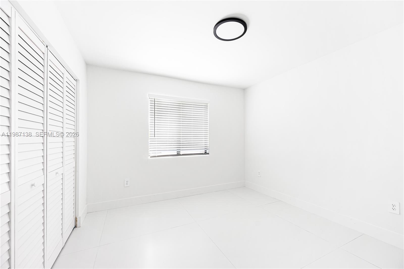   /  1512 кв.футов $ 2026-04-15 0 Фото