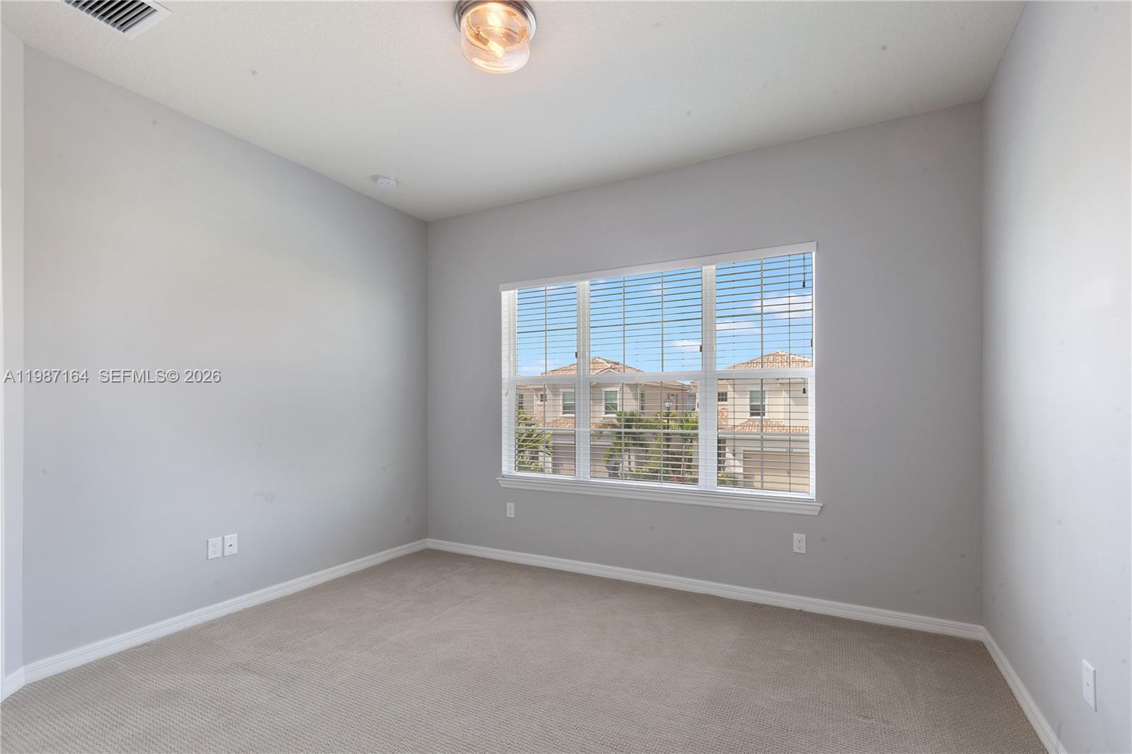 1101 3 / 2 1768 sq. ft. $ 2026-03-21 0 foto