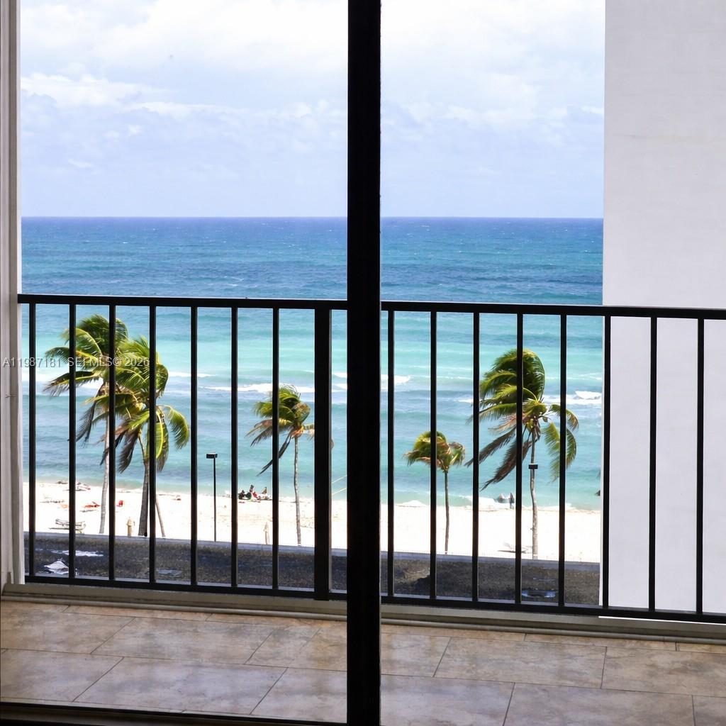Photo of 2401 Ocean Dr  #701, Hollywood, Florida, 33019 - 